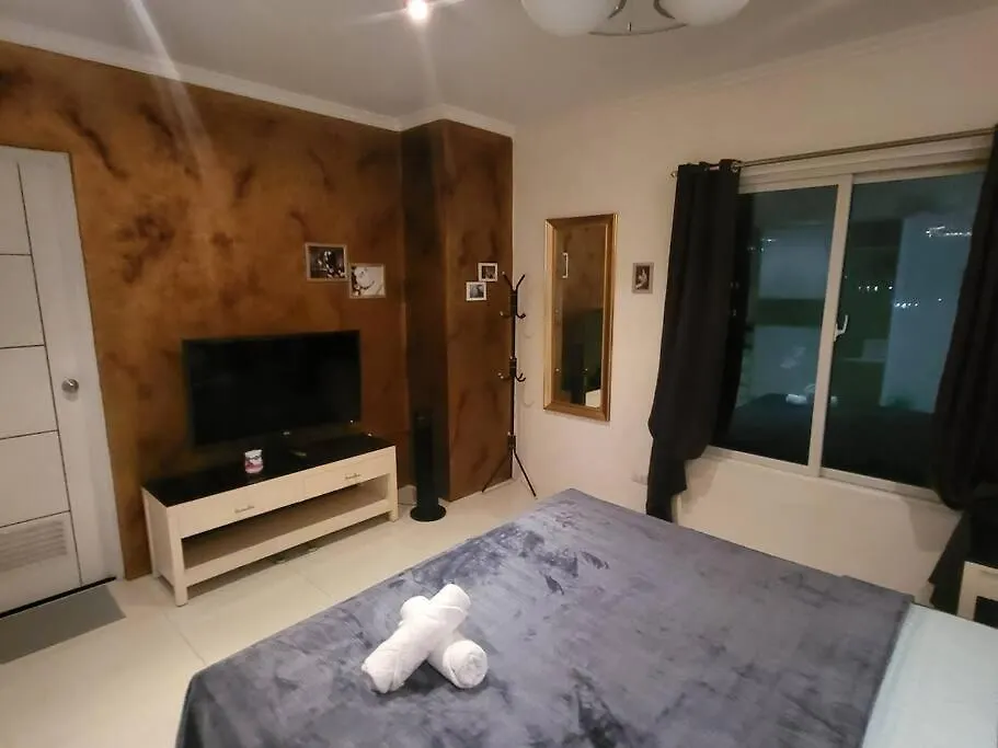 Sheryll Escapes - Kandi Posh 1Br With King Bed, Fibre Wi-Fi & Free Housekeeping Angeles 0*,  Philippines