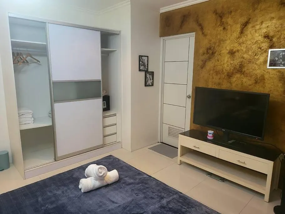 Sheryll Escapes - Kandi Posh 1Br With King Bed, Fibre Wi-Fi & Free Housekeeping Angeles Philippines