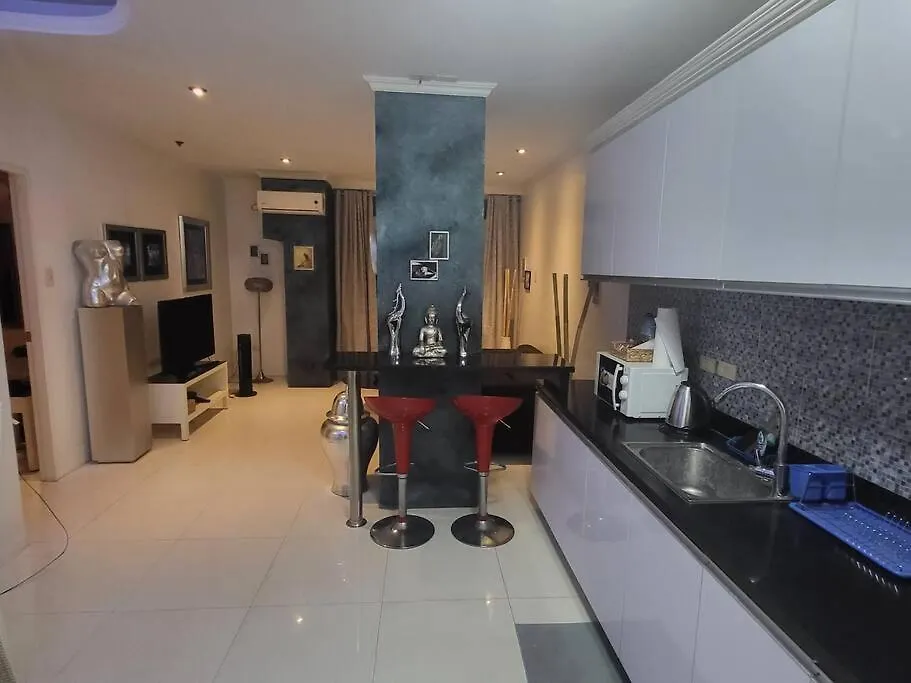 Sheryll Escapes - Kandi Posh 1Br With King Bed, Fibre Wi-Fi & Free Housekeeping Angeles